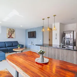  Apartamento Laura Exclusivos Con Ascensor Privado En Laureles